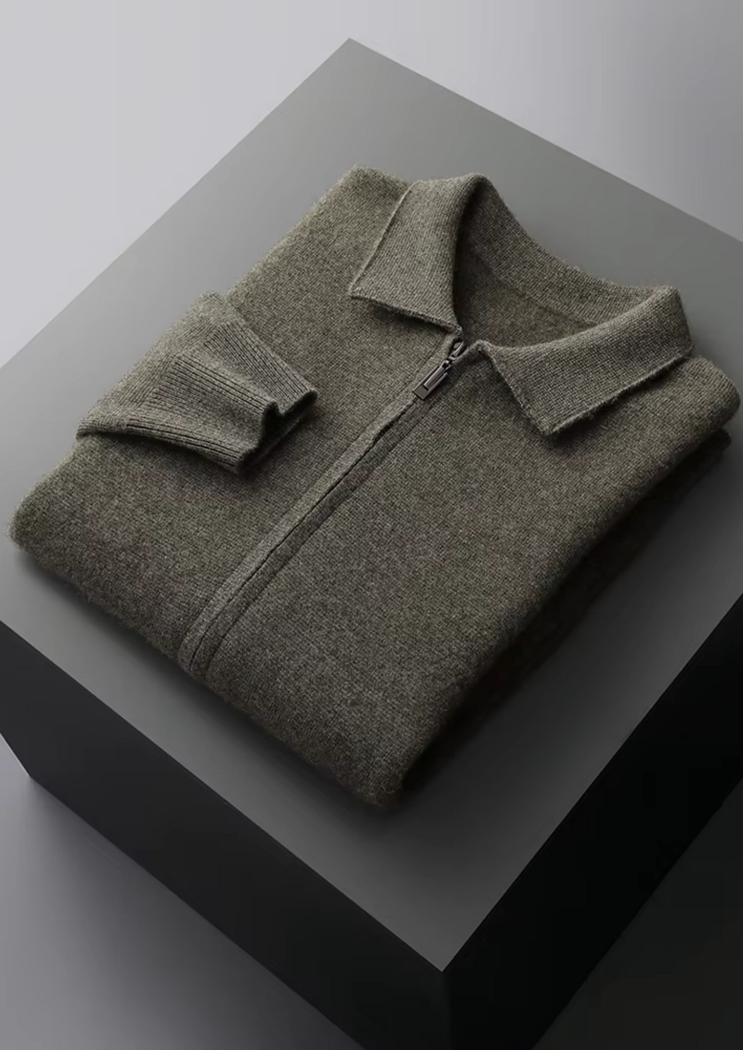 EXTRA-FINE MERINO WOOL ZIP POLO CARDIGAN